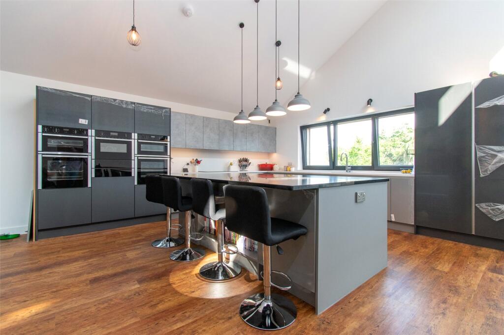 Additional image 34 of Park Street Lane, Park Street, St. Albans, Hertfordshire, AL2