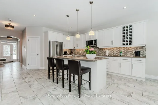 Additional image 10 of 213 Tremaine Cres