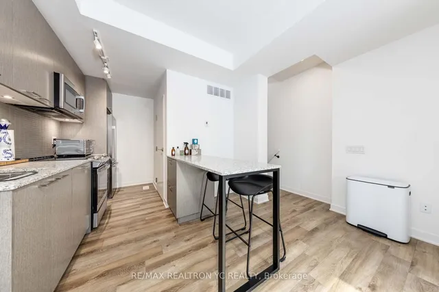 Additional image 5 of 40 Ed Clark Gardens Blvd Unit 6