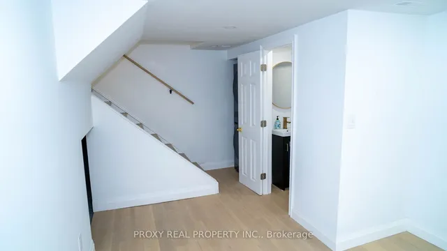 Additional image 16 of 7 Billington Cres