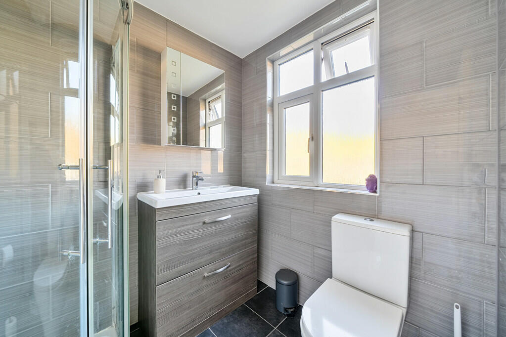 Additional image 19 of Warren Avenue, Bromley