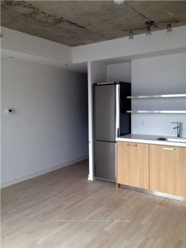 Additional image 4 of 560 King St Unit 718