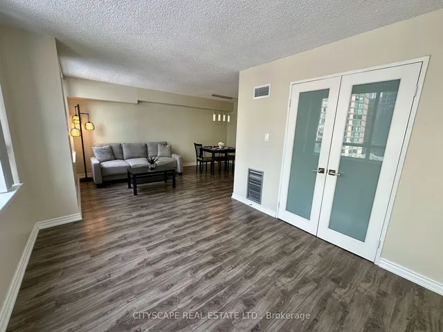Additional image 11 of 633 Bay St Unit 922
