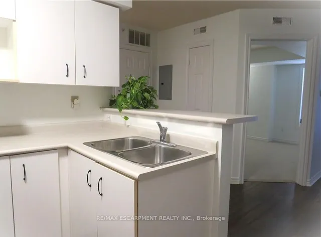 Additional image 9 of 4015 Kilmer Dr Unit 208