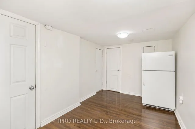 Additional image 26 of 1351 Lansdowne Ave