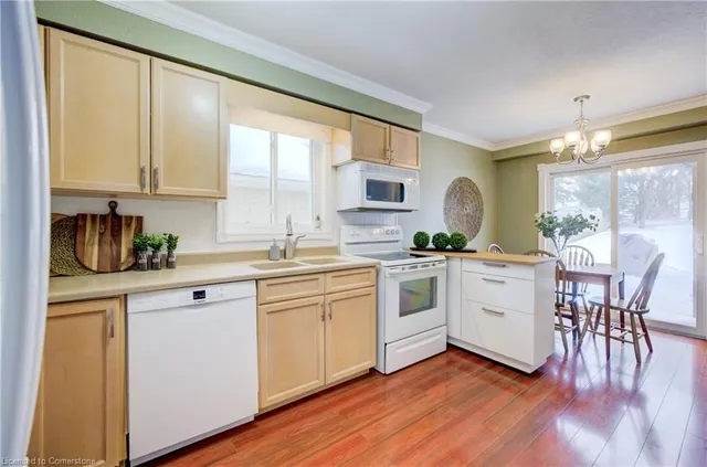 Additional image 23 of 266 Newbury Dr