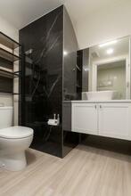 Additional image 5 of 901 E Broadway