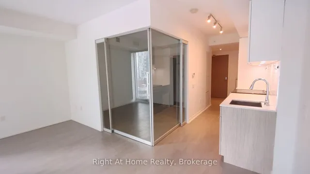 Additional image 12 of 251 Jarvis St Unit 1818