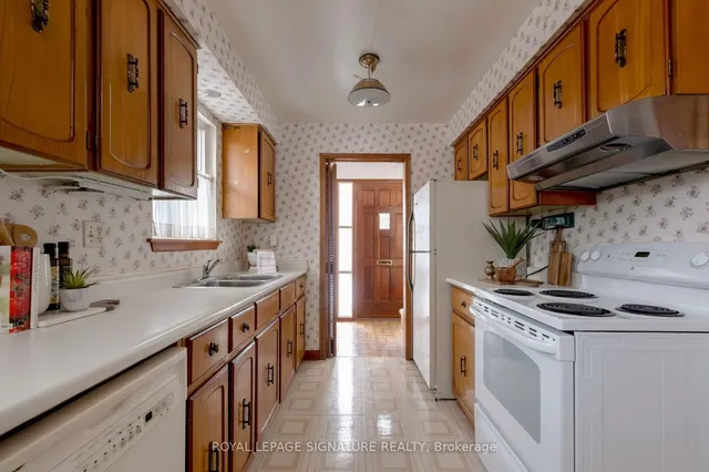 Additional image 10 of 22 Merkley Sq