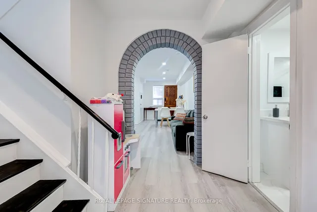 Additional image 23 of 40 Arleta Ave