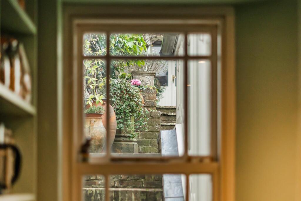 Additional image 20 of Tarrant Street, Arundel
