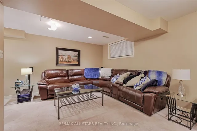 Additional image 32 of 50 Markham Rd Unit 15