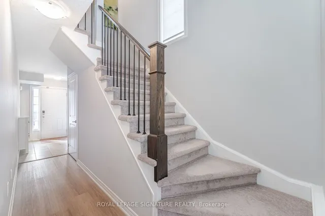 Additional image 23 of 2220 Queensway Dr Unit 15