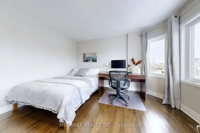 Additional image 32 of 1081 Holdsworth Cres