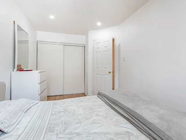 Additional image 31 of 46 MCCLEAVE Cres