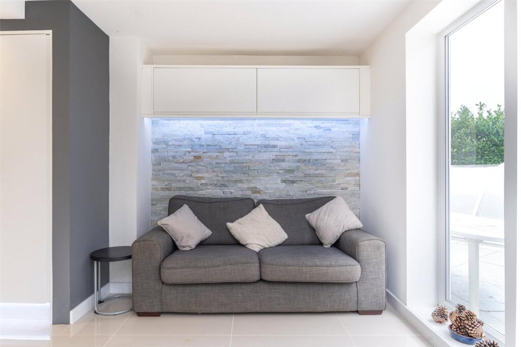 Additional image 16 of Stroud Close, Colehill, Wimborne, Dorset, BH21