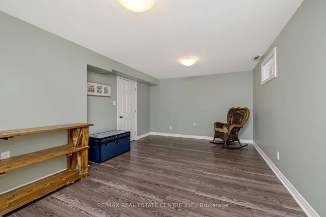 Additional image 39 of 244 Bousfield Cres