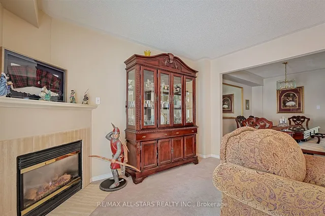 Additional image 11 of 50 Markham Rd Unit 15