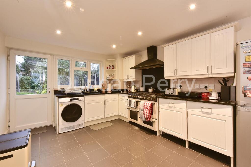 Additional image 13 of Puttocks Drive, Welham Green