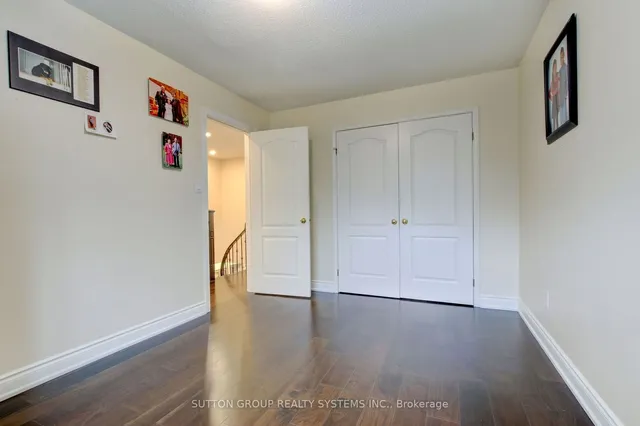 Additional image 34 of 6 Egret Crt