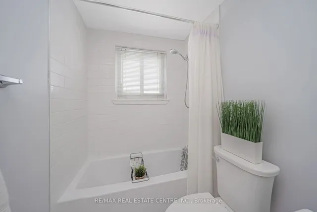 Additional image 38 of 32 Governor Grove Cres