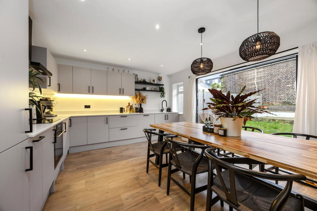 Primary image of Denmark Road, Portslade, Brighton, BN41 1GJ