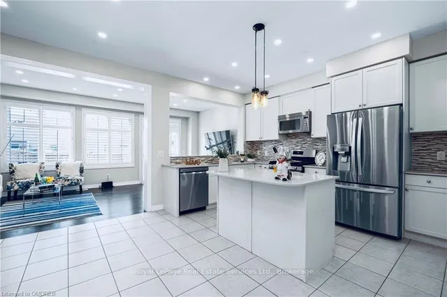 Additional image 8 of 106 HANSON Cres