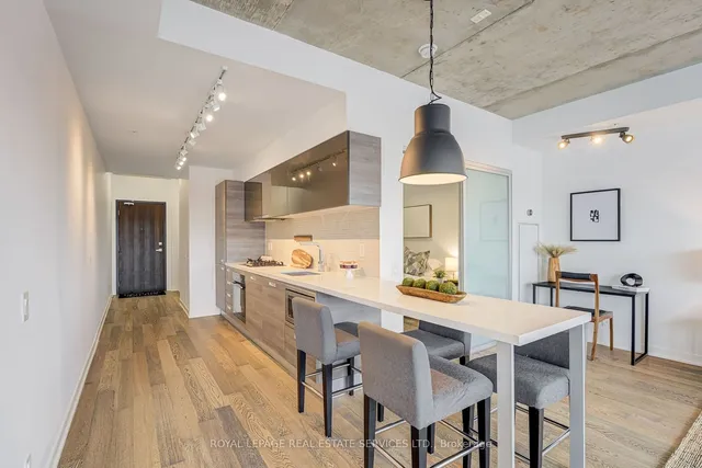 Additional image 5 of 1239 Dundas St St Unit 404