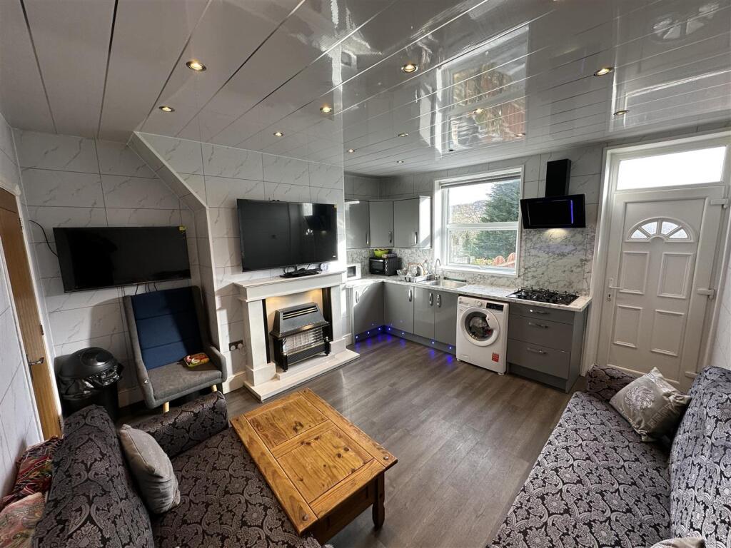 Additional image 8 of Selborne Grove, Keighley