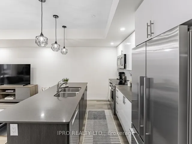 Additional image 7 of 1206 Main St Unit 211