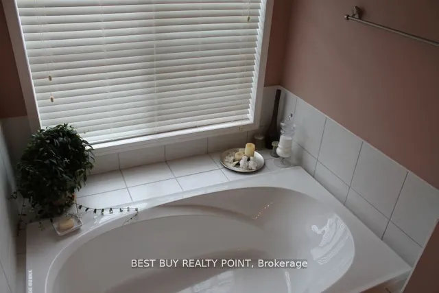 Additional image 15 of 1050 Cooper Ave