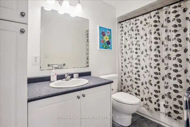 Additional image 23 of 2403 Emerson Dr