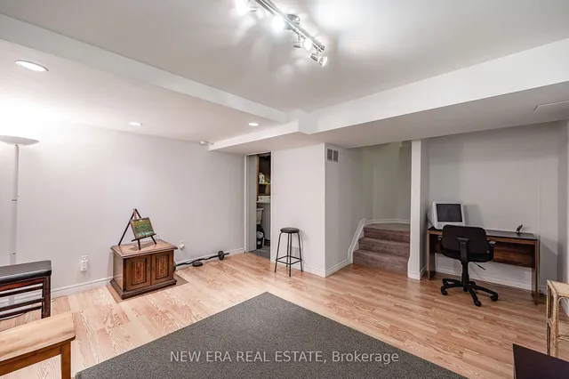 Additional image 14 of 102 Glenashton Dr