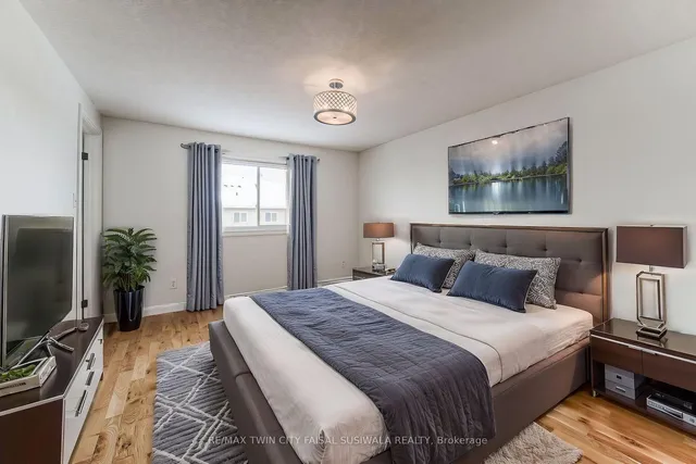 Additional image 13 of 94 Sophia Cres