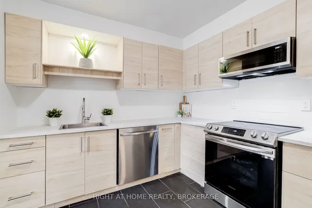 Additional image 23 of 703 Briar Cres