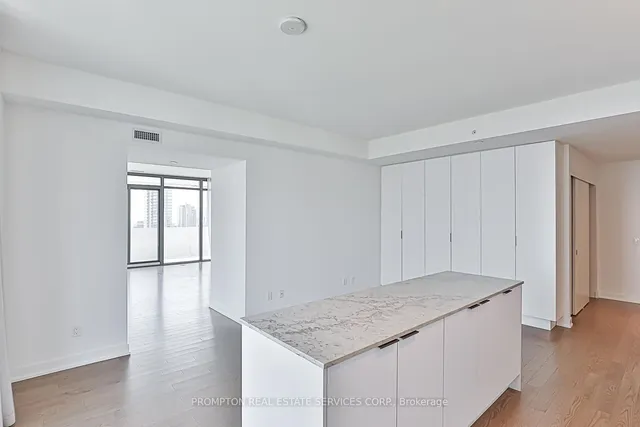 Additional image 7 of 20 Lombard St Unit 3902