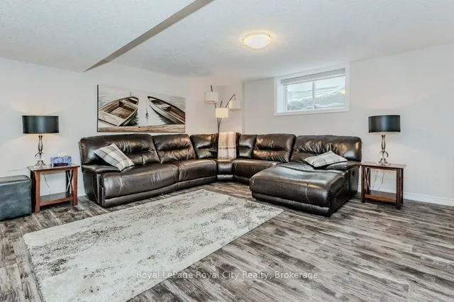 Additional image 29 of 213 Tremaine Cres