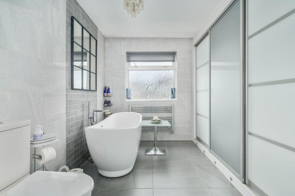 Additional image 28 of Moorside Crescent, Drighlington