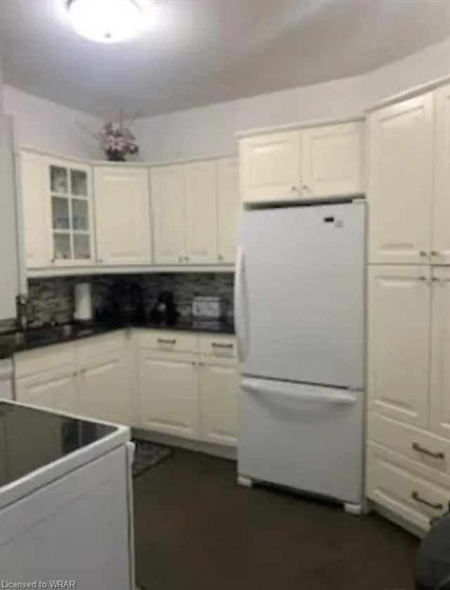 Additional image 6 of 5250 Lakeshore Rd Unit 201