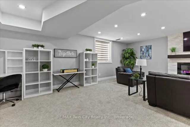 Additional image 33 of 68 Valleyscape Dr