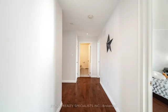 Additional image 24 of 981 Kennedy Circ