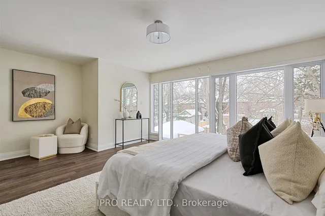 Additional image 23 of 20 THORNHILL Ave