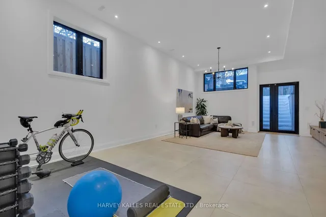 Additional image 39 of 72 Castlefield Ave