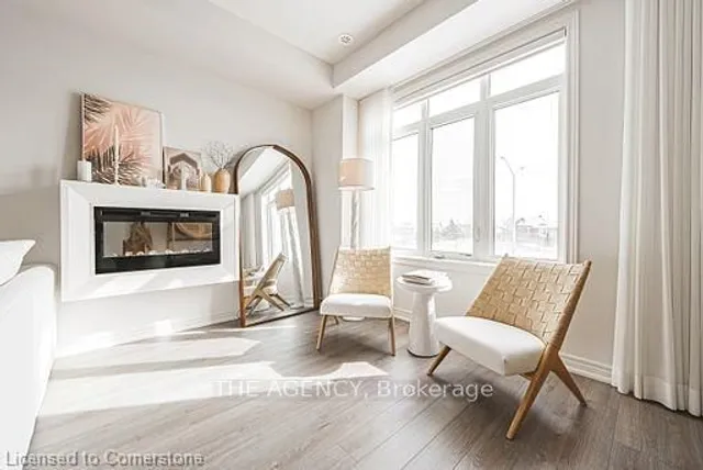 Additional image 22 of 525 Dundas St East