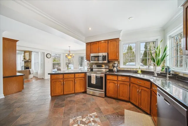 Additional image 10 of 2057 Hadfield Crt