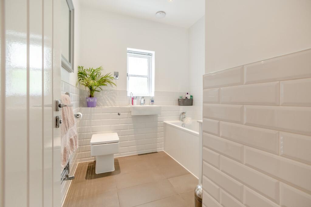 Additional image 11 of Farm Crescent, Napsbury Park, St. Albans, Hertfordshire