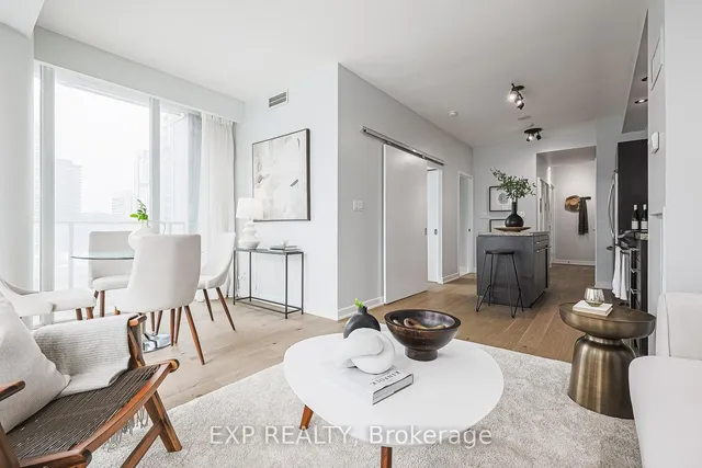 Additional image 31 of 126 Simcoe St Unit 1903