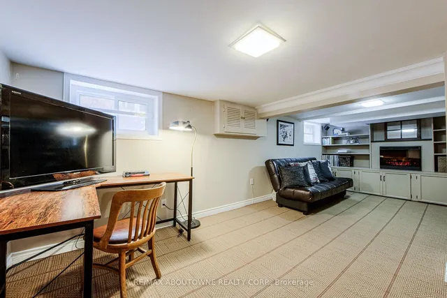 Additional image 35 of 565 Locust St