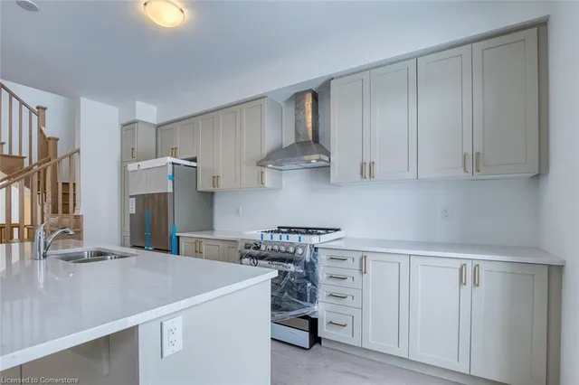 Additional image 11 of 849 Tea Landng