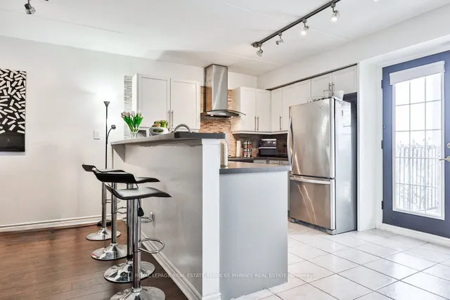 Additional image 6 of 1421 Walker's Line Unit 215